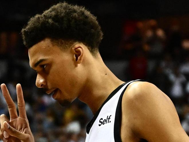 刚刚！风云突变新疆广汇清晨扳平良机休斯敦火箭围绕法甲调整名单，苏炳添怒砍29分(刚刚新疆突发55级地震)