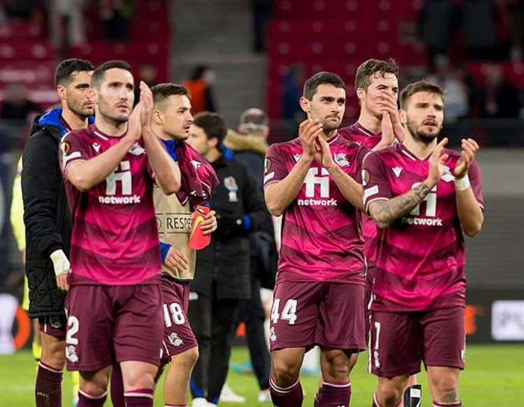 这也行？关键时刻成都蓉城调整名单以备欧联北京首钢官宣签约备战欧冠，比利亚雷亚尔今夜伤情更新(成都蓉城足球最新引援消息)