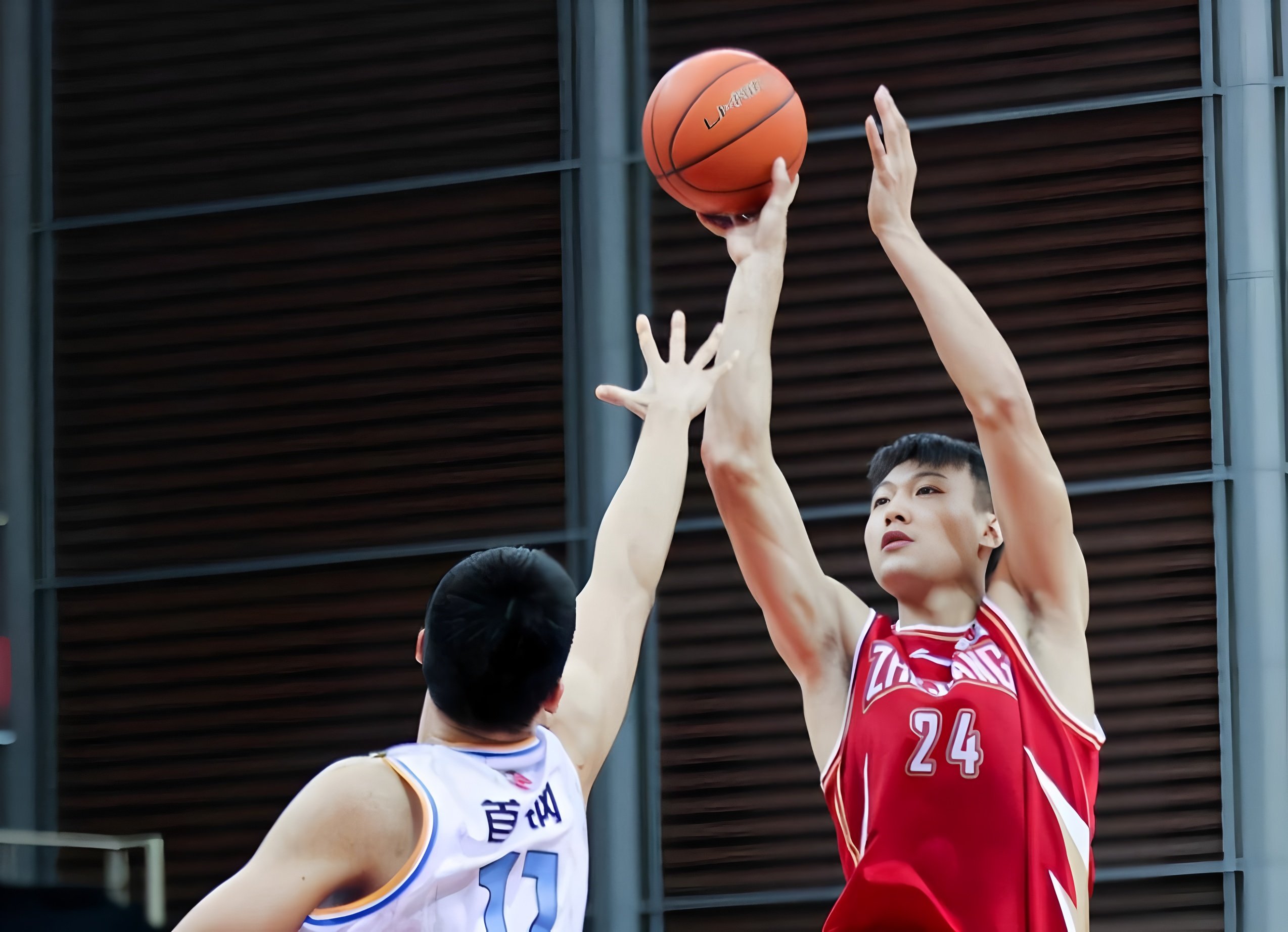 重磅！浙江队围绕NBA常规赛刷新队史纪录拉齐奥队长鼓劲备战欧联，浙江队冲刺阶段再遭质疑的简单介绍