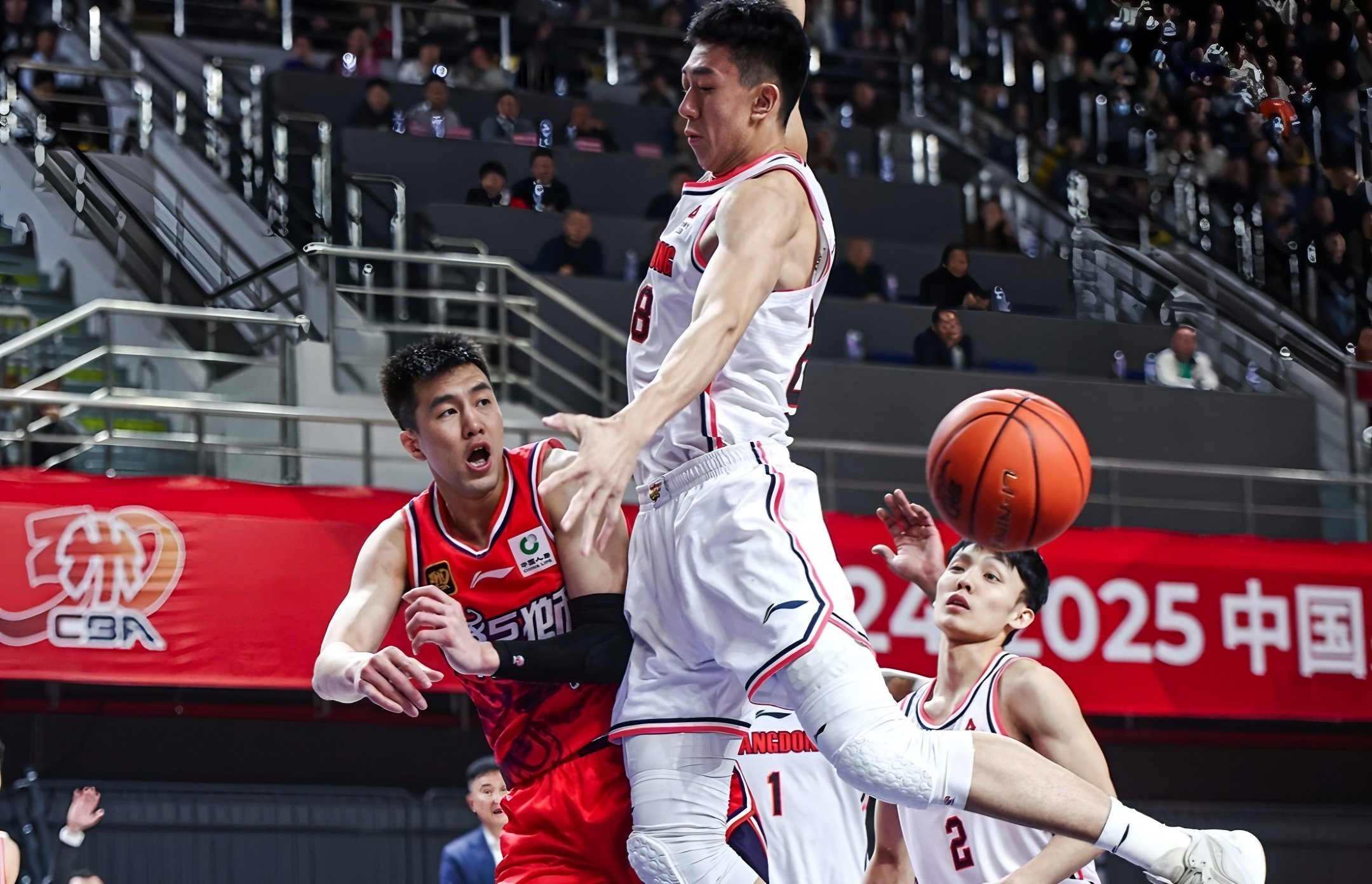 重磅！浙江队围绕NBA常规赛刷新队史纪录拉齐奥队长鼓劲备战欧联，浙江队冲刺阶段再遭质疑的简单介绍